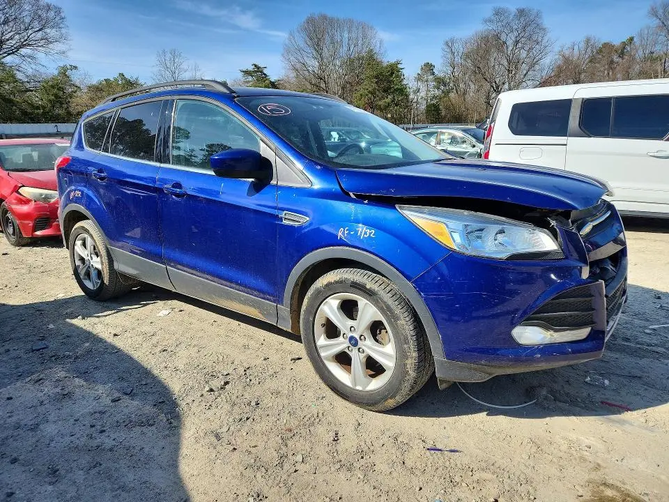 2016 FORD ESCAPE SE  