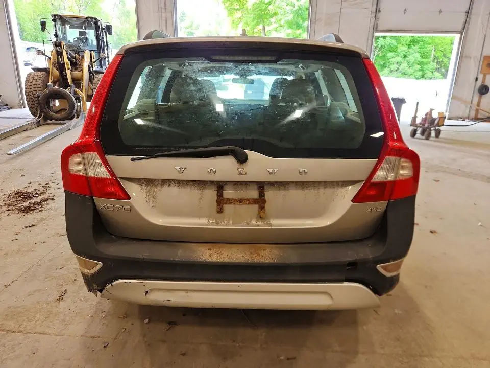 2011 VOLVO XC70 3.2  
