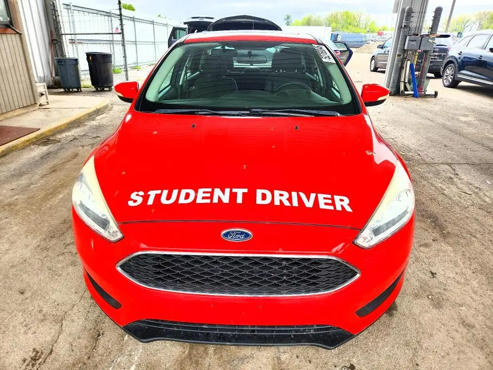 2016 FORD FOCUS SE  