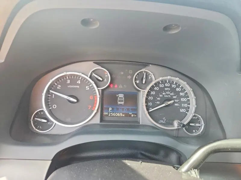 2016 TOYOTA TUNDRA CREWMAX SR5  