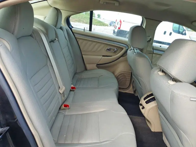 2013 FORD TAURUS SE  