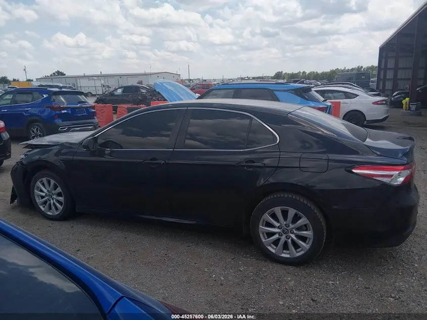 2018 TOYOTA CAMRY LE