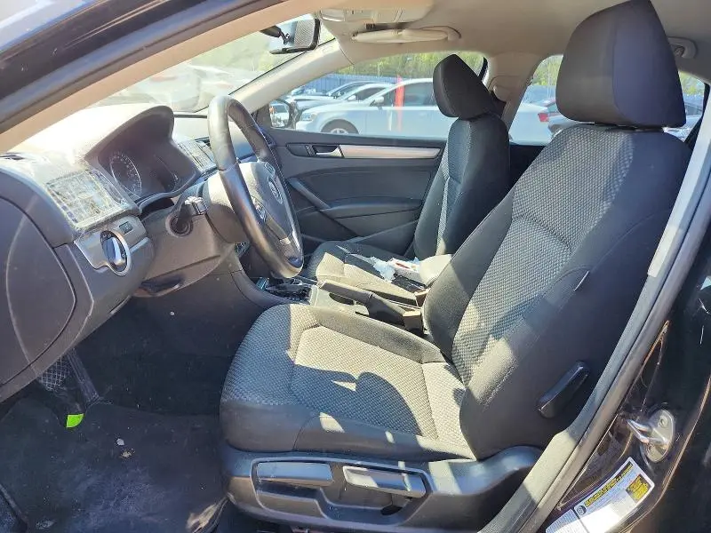 2015 VOLKSWAGEN PASSAT S  