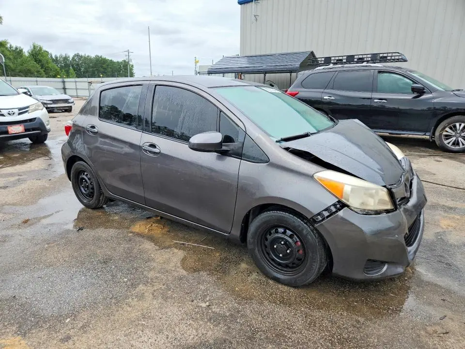 2013 TOYOTA YARIS 5-DOOR LE  