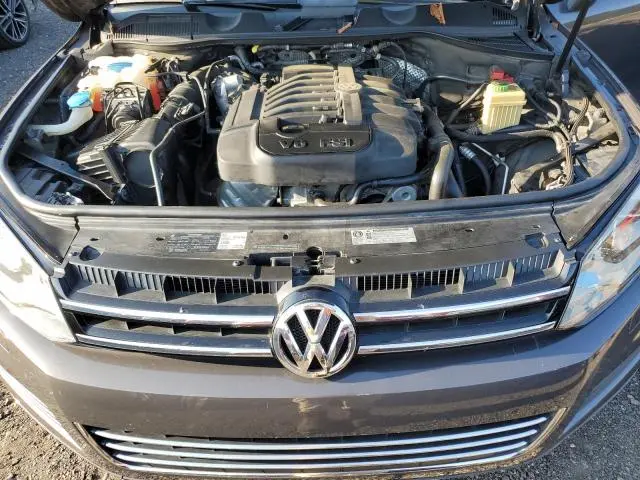 2011 VOLKSWAGEN TOUAREG V6  