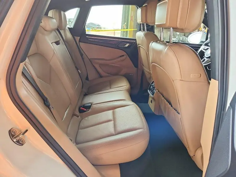 2020 PORSCHE MACAN   