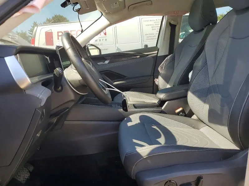 2025 VOLKSWAGEN TIGUAN SE  