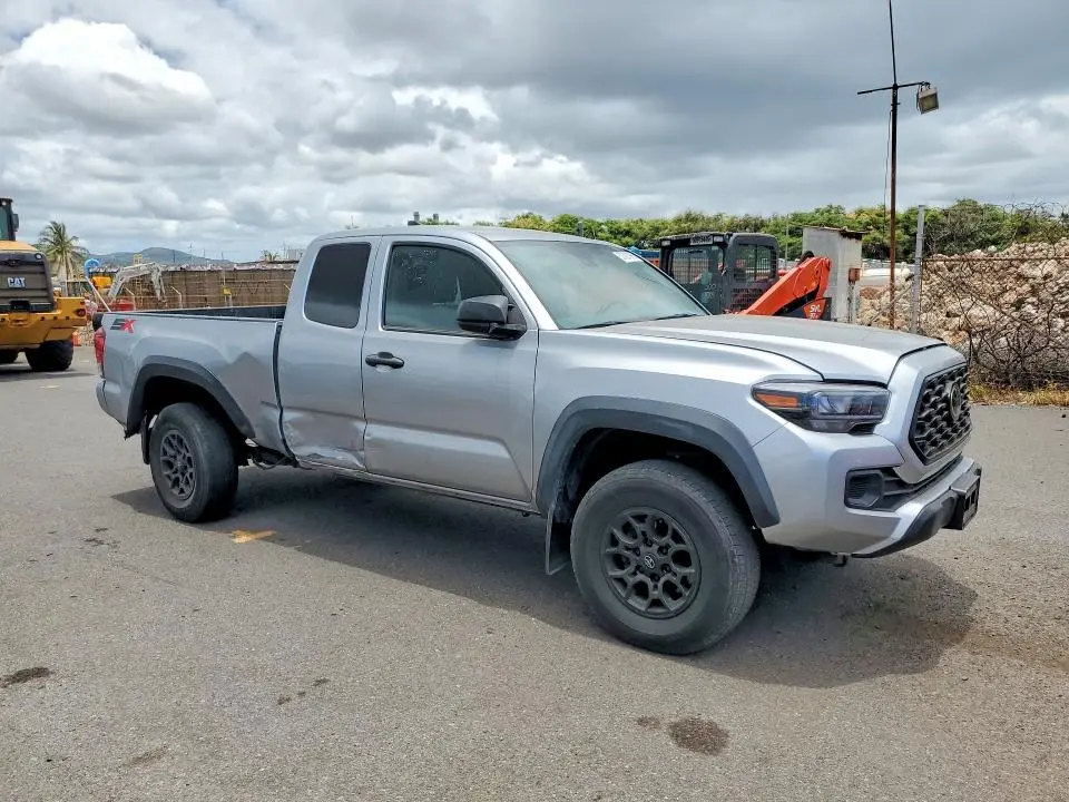 2022 TOYOTA TACOMA SR  
