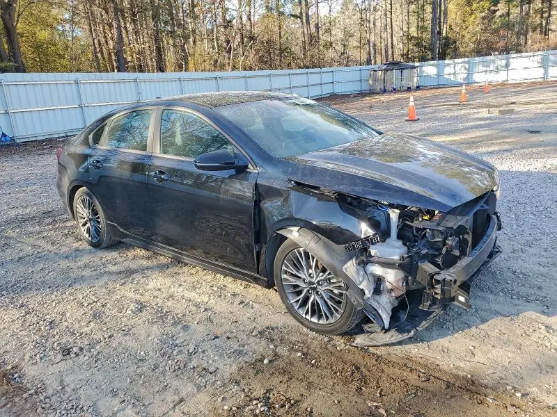 2023 KIA FORTE GT LINE  