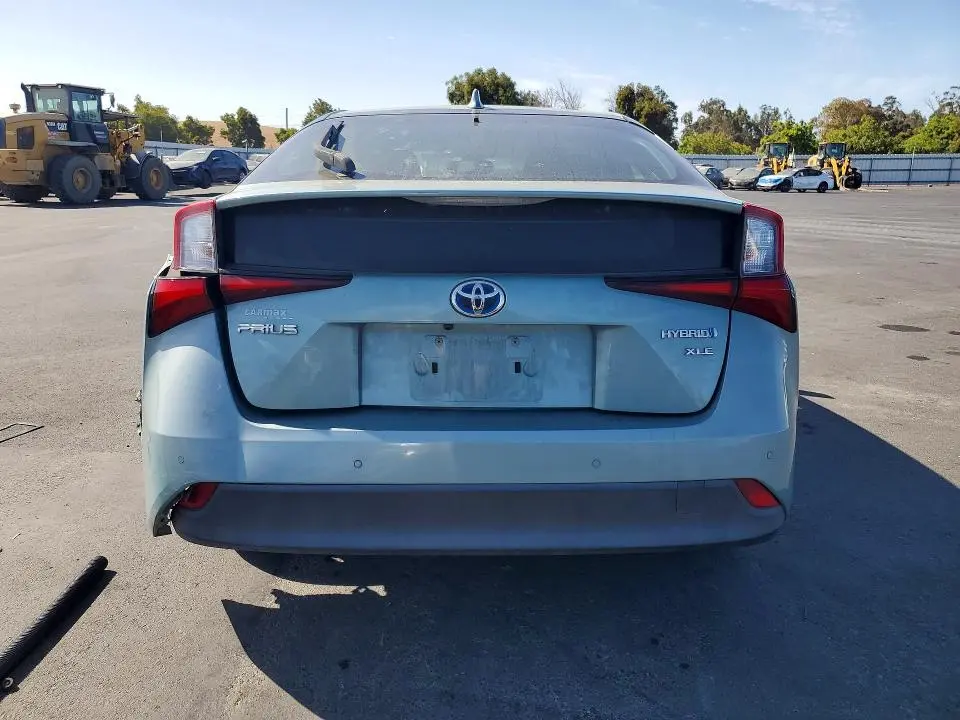 2019 TOYOTA PRIUS XLE  