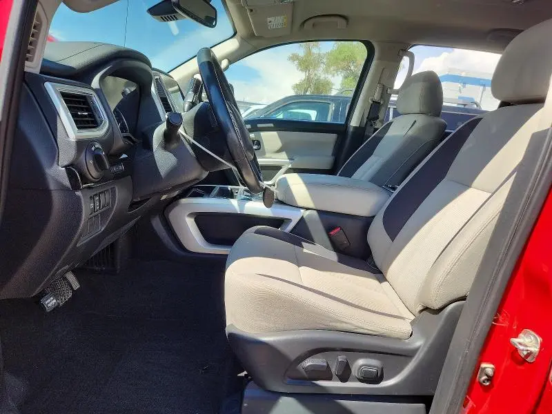 2021 NISSAN TITAN SV  