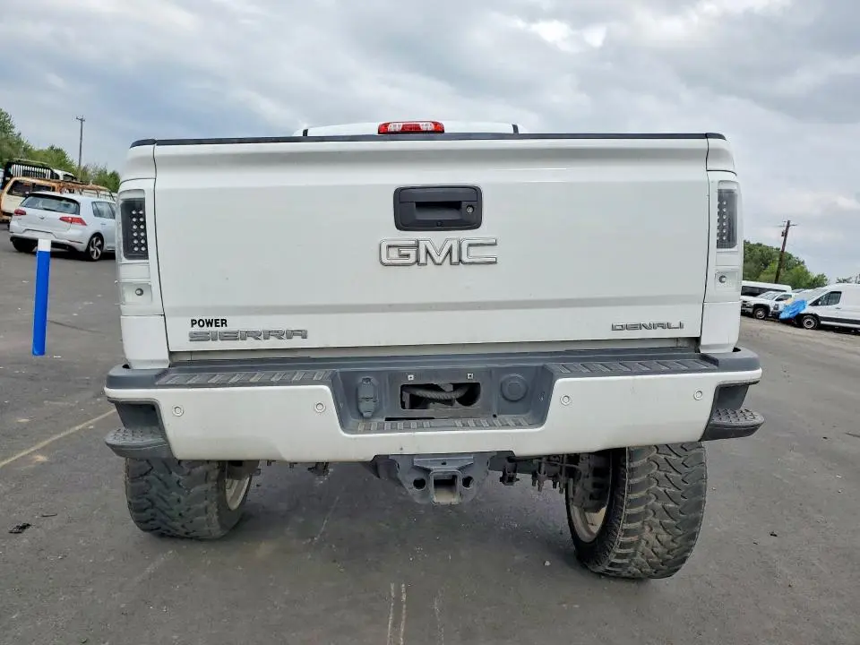 2017 GMC SIERRA K2500 DENALI  