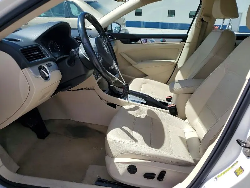 2012 VOLKSWAGEN PASSAT SE  