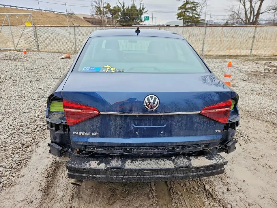 2018 VOLKSWAGEN PASSAT SE  
