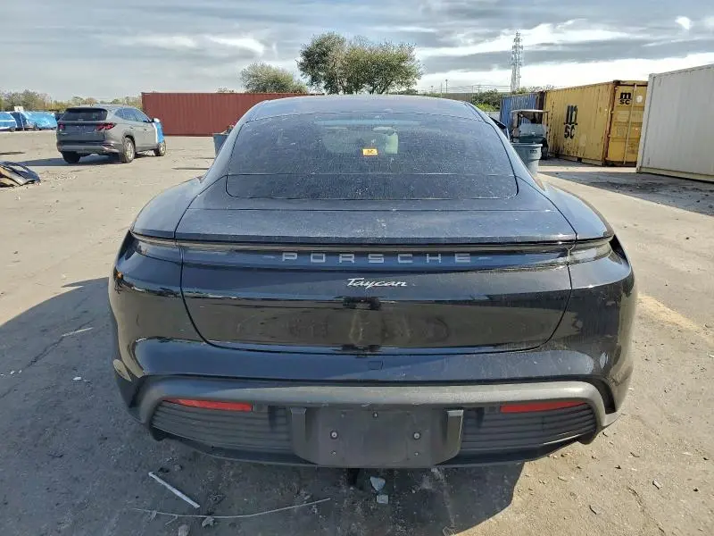 2022 PORSCHE TAYCAN   
