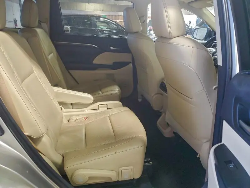 2016 TOYOTA HIGHLANDER LIMITED  