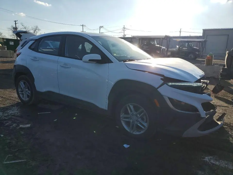 2022 HYUNDAI KONA SE  