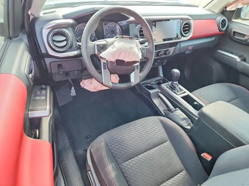 2022 TOYOTA TACOMA SR5 V6  