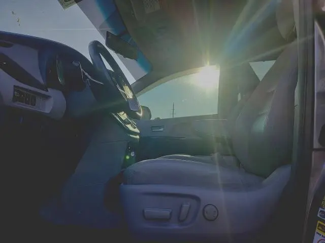 2017 TOYOTA SIENNA XLE 8-PASSENGER  
