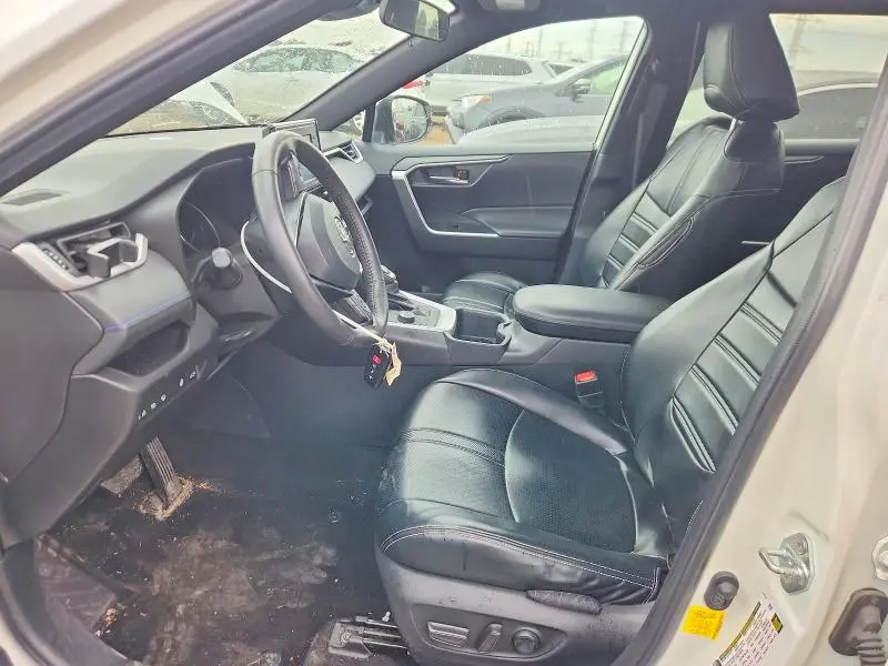 2022 TOYOTA RAV4 SE  