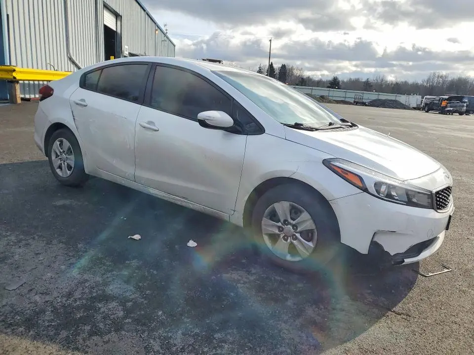 2018 KIA FORTE LX  