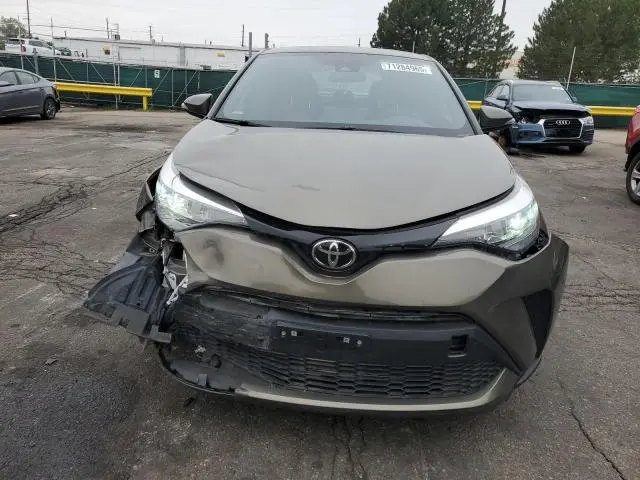 2021 TOYOTA C-HR XLE  