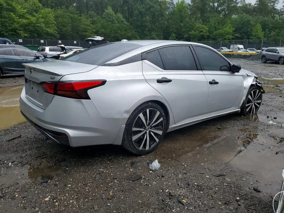 2019 NISSAN ALTIMA SR  
