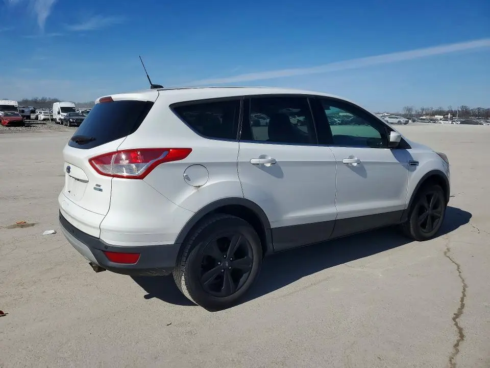 2016 FORD ESCAPE SE  