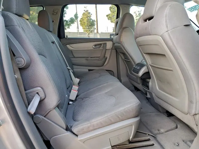 2016 CHEVROLET TRAVERSE LS  