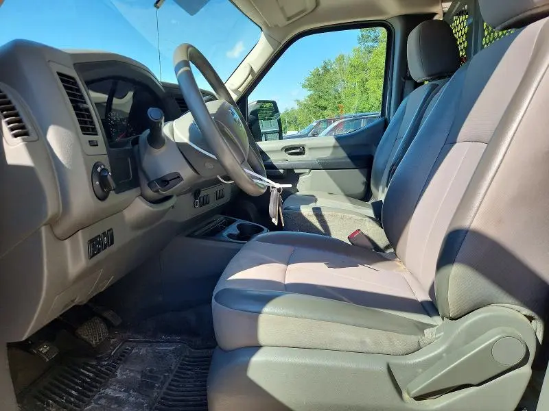 2017 NISSAN NV 2500 HD S  