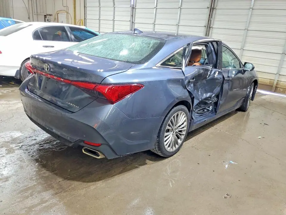 2019 TOYOTA AVALON LIMITED  