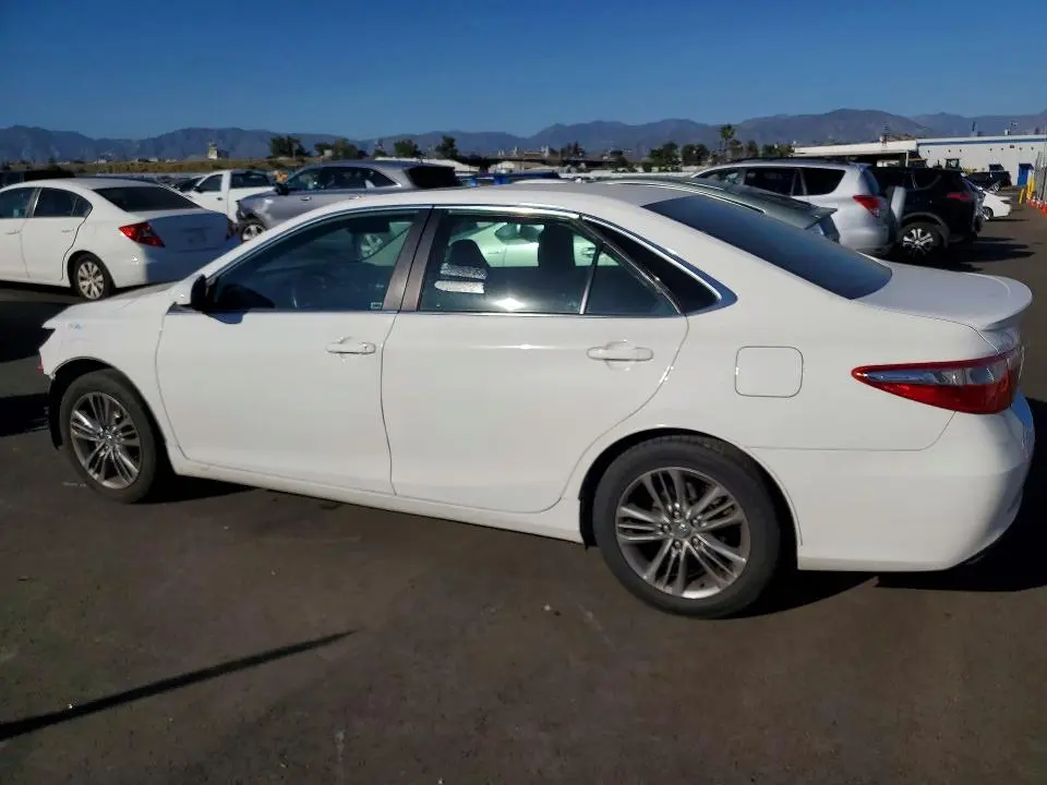 2017 TOYOTA CAMRY SE  