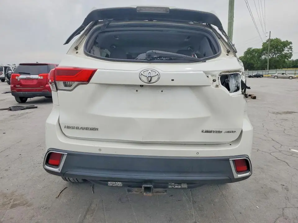 2017 TOYOTA HIGHLANDER LIMITED  
