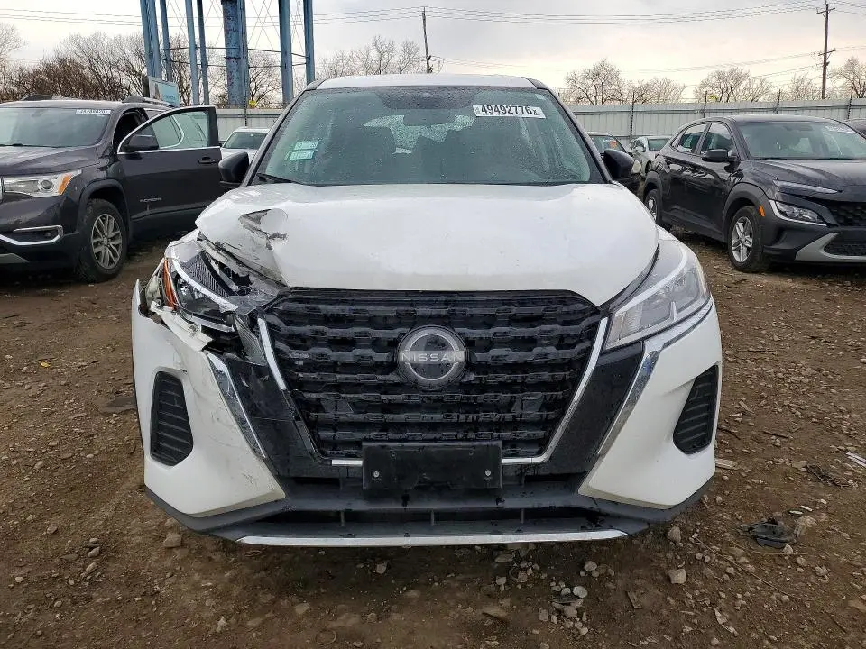 2024 NISSAN KICKS S  