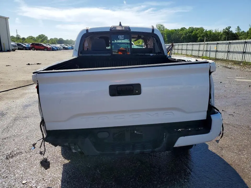 2018 TOYOTA TACOMA SR  