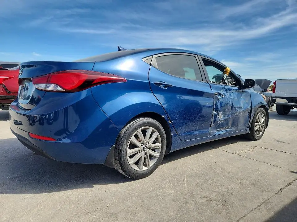 2015 HYUNDAI ELANTRA SE  