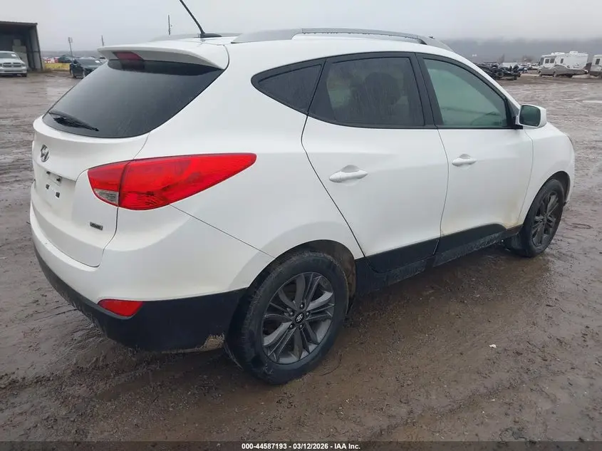 2015 HYUNDAI TUCSON SE