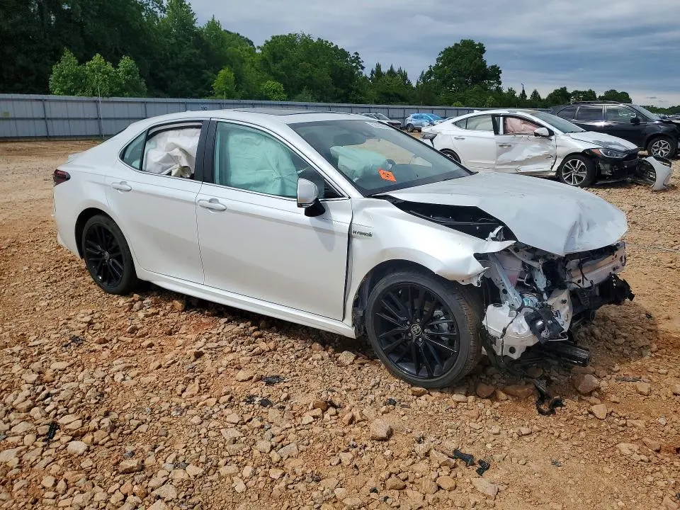 2021 TOYOTA CAMRY XSE  