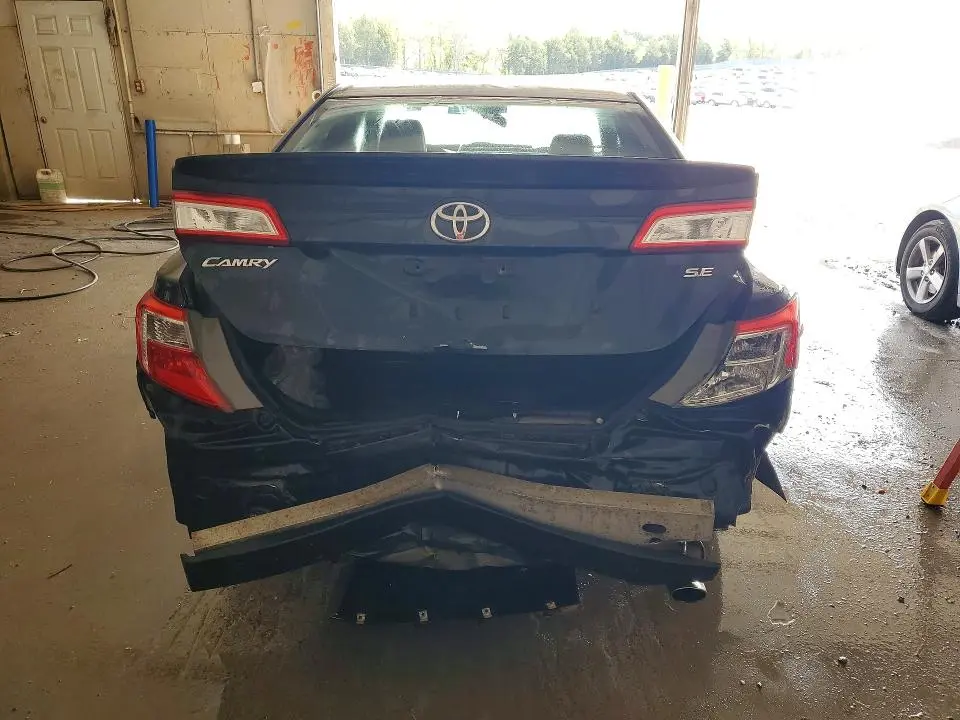 2012 TOYOTA CAMRY SE  