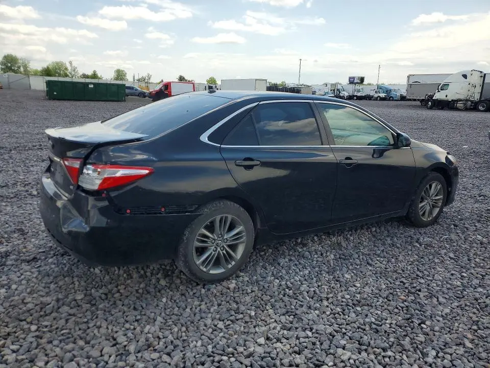 2017 TOYOTA CAMRY SE  