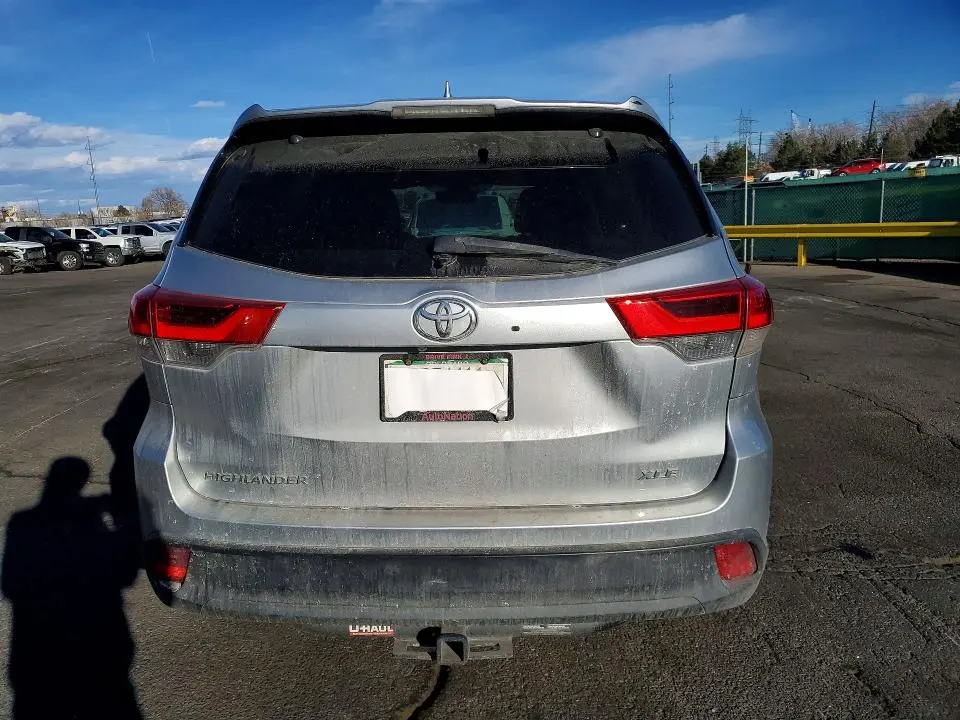 2017 TOYOTA HIGHLANDER XLE  