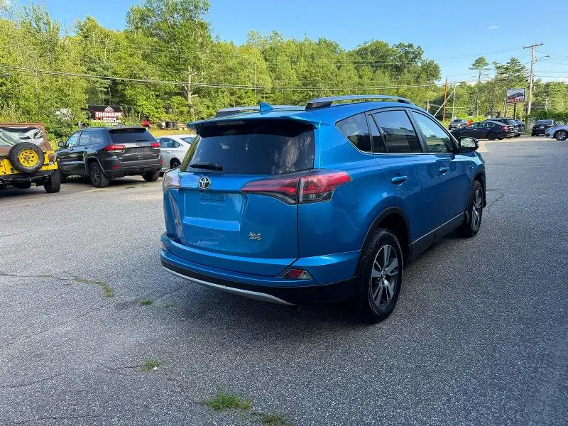 2017 TOYOTA RAV4 XLE  