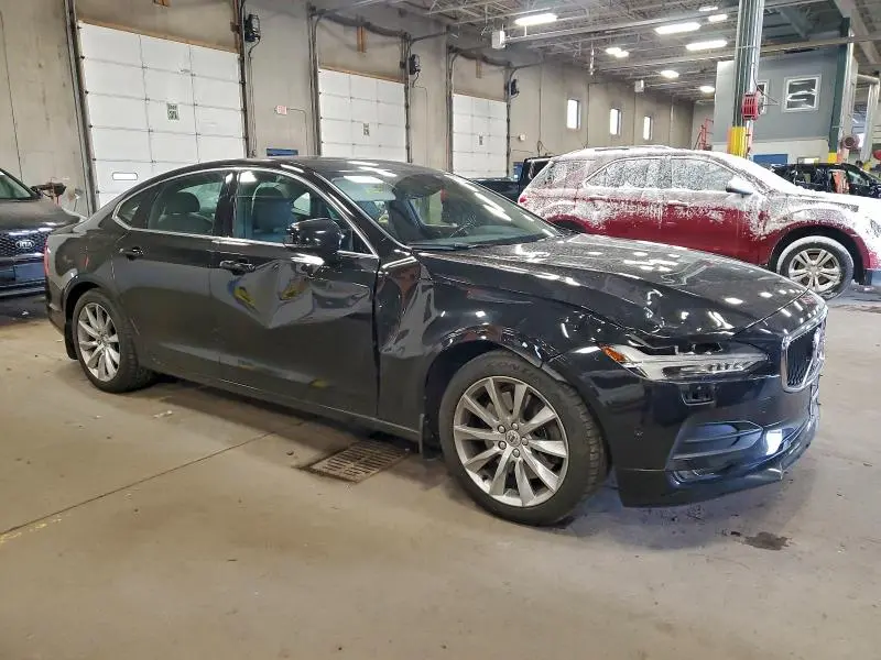2017 VOLVO S90 T6 MOMENTUM  