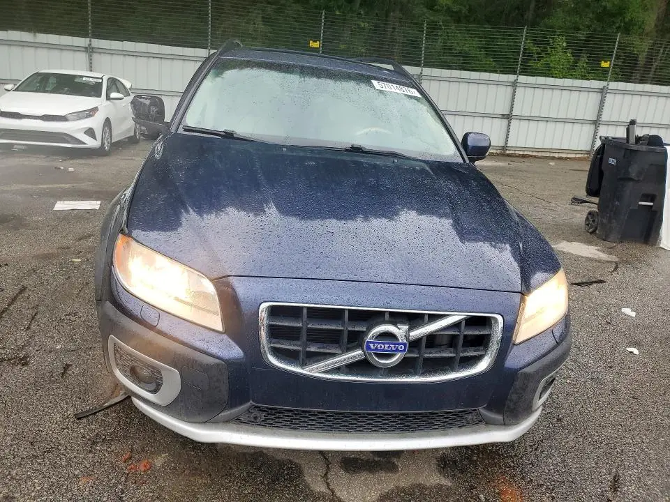 2011 VOLVO XC70 3.2  