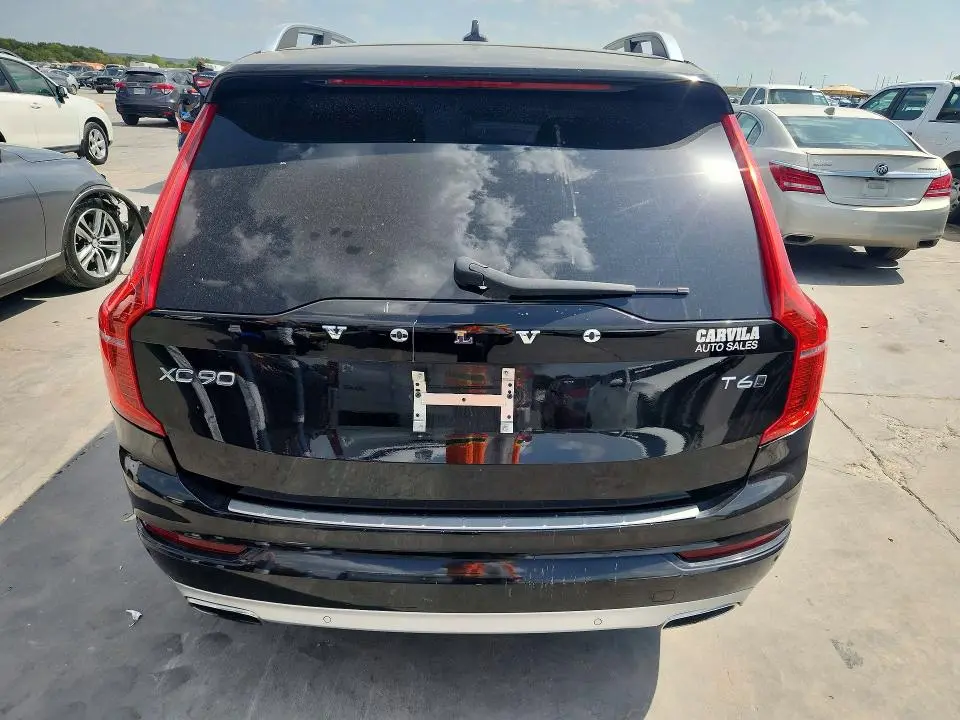 2017 VOLVO XC90 T6  