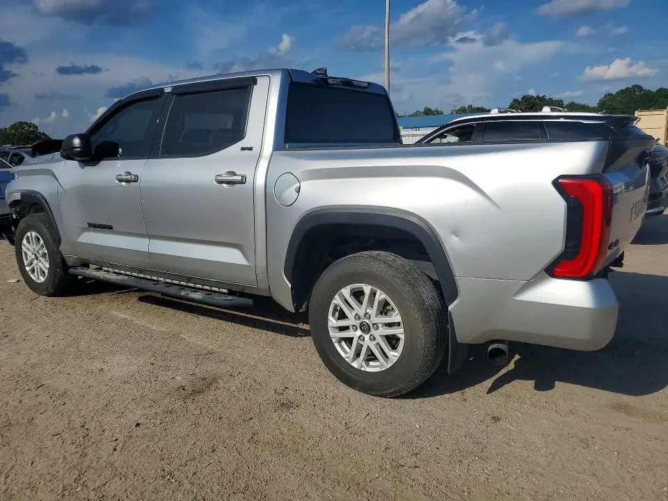 2023 TOYOTA TUNDRA SR5  