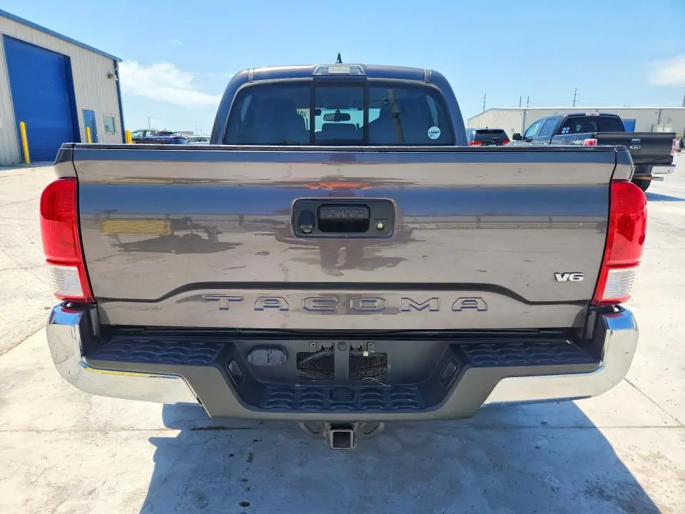 2017 TOYOTA TACOMA SR5 V6  