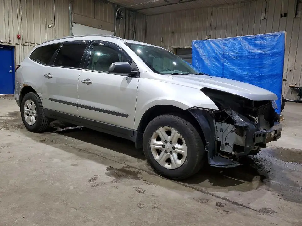 2013 CHEVROLET TRAVERSE LS  