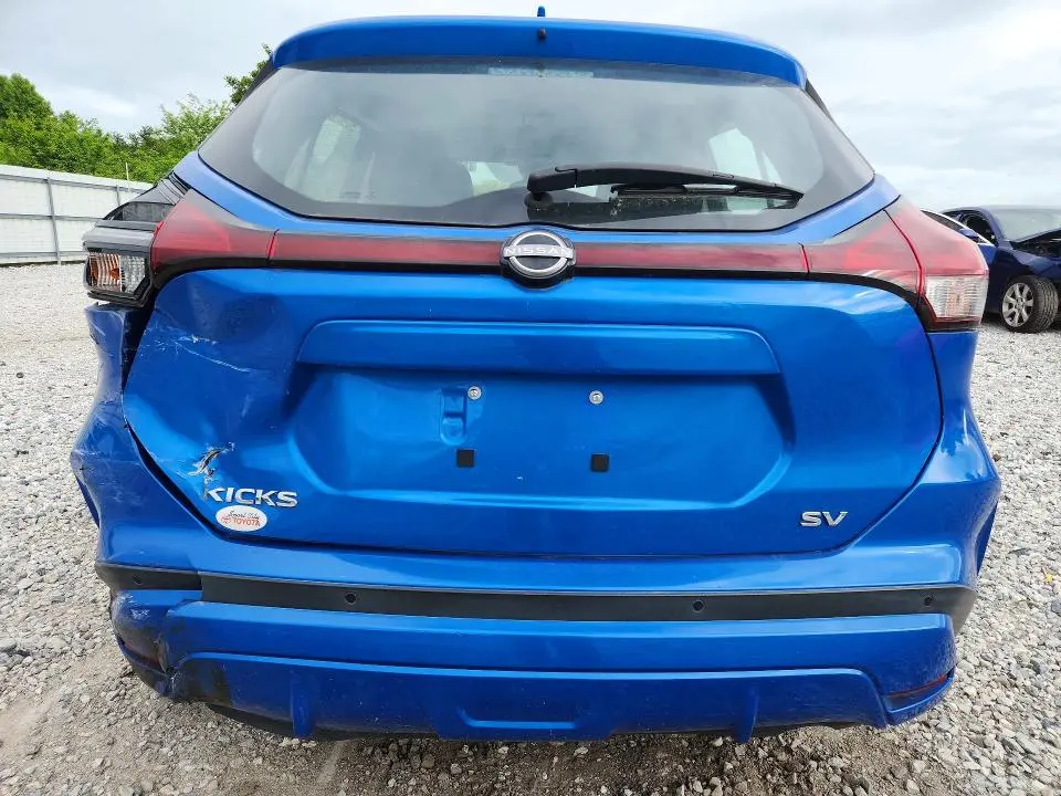 2022 NISSAN KICKS SV  