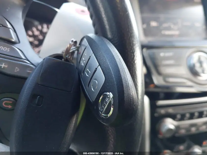 2019 NISSAN PATHFINDER SV